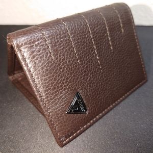 NEW Guess trifold wallet